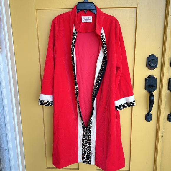VTG red and leopard zip up gown/robe! - Picture 6 of 7